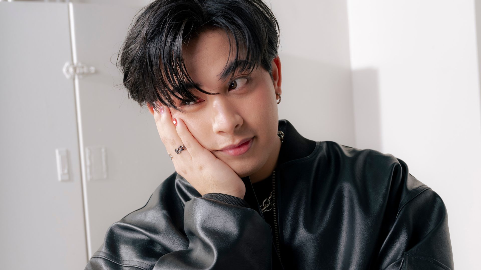 Maki Drops Homecoming Surprise; “KOLORCOASTER” Album Out On Sept. 19